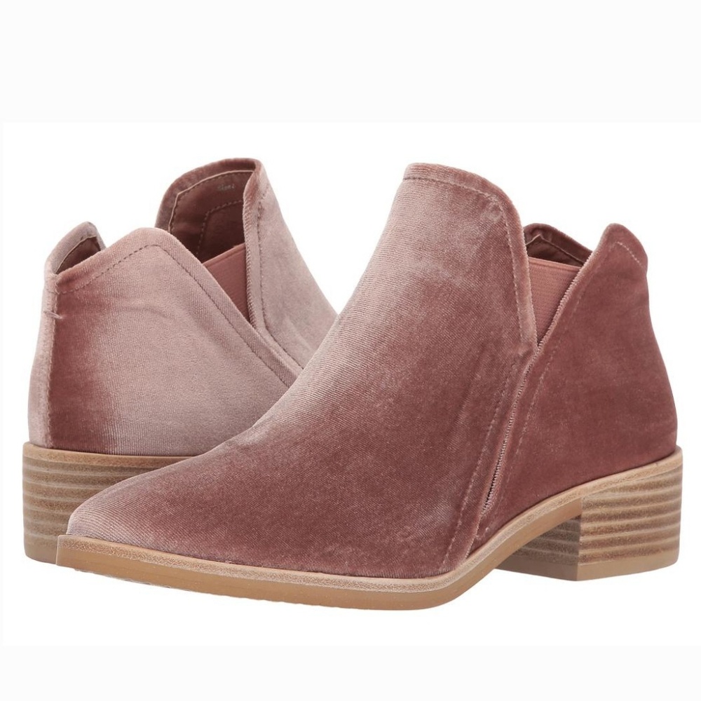 LAST CHANCE Dolce Vita Blush Velvet Booties - Picture 1 of 7